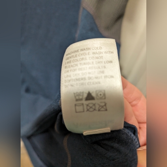 Men's Avalanche Blue And Gray T-shirt. Size Medium. Super Soft - Picture 2 of 5